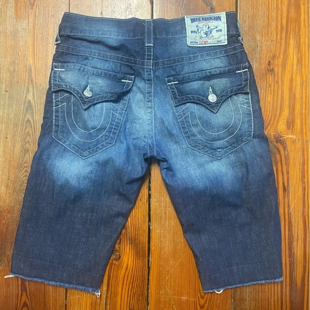 True Religion Men’s Ricky Straight Cut Off Shorts Size 31 Denim Skater Grunge